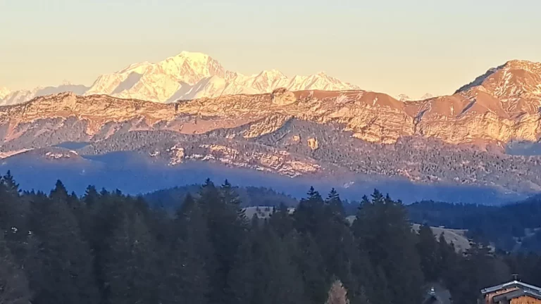 Le Mont-Blanc au coucher du soleil